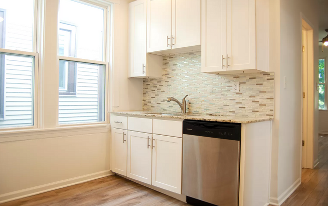 Building Photo - Lincoln Park Apartments on Wayne!