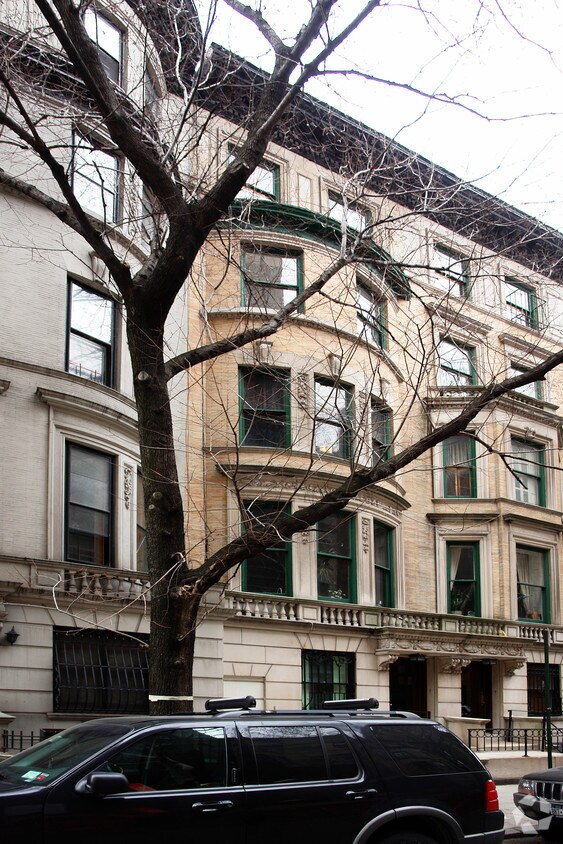 Primary Photo - 18 W 68th St