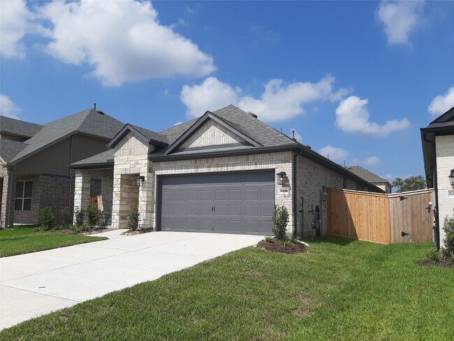 Foto del edificio - 16026 Tangled Vine Ln