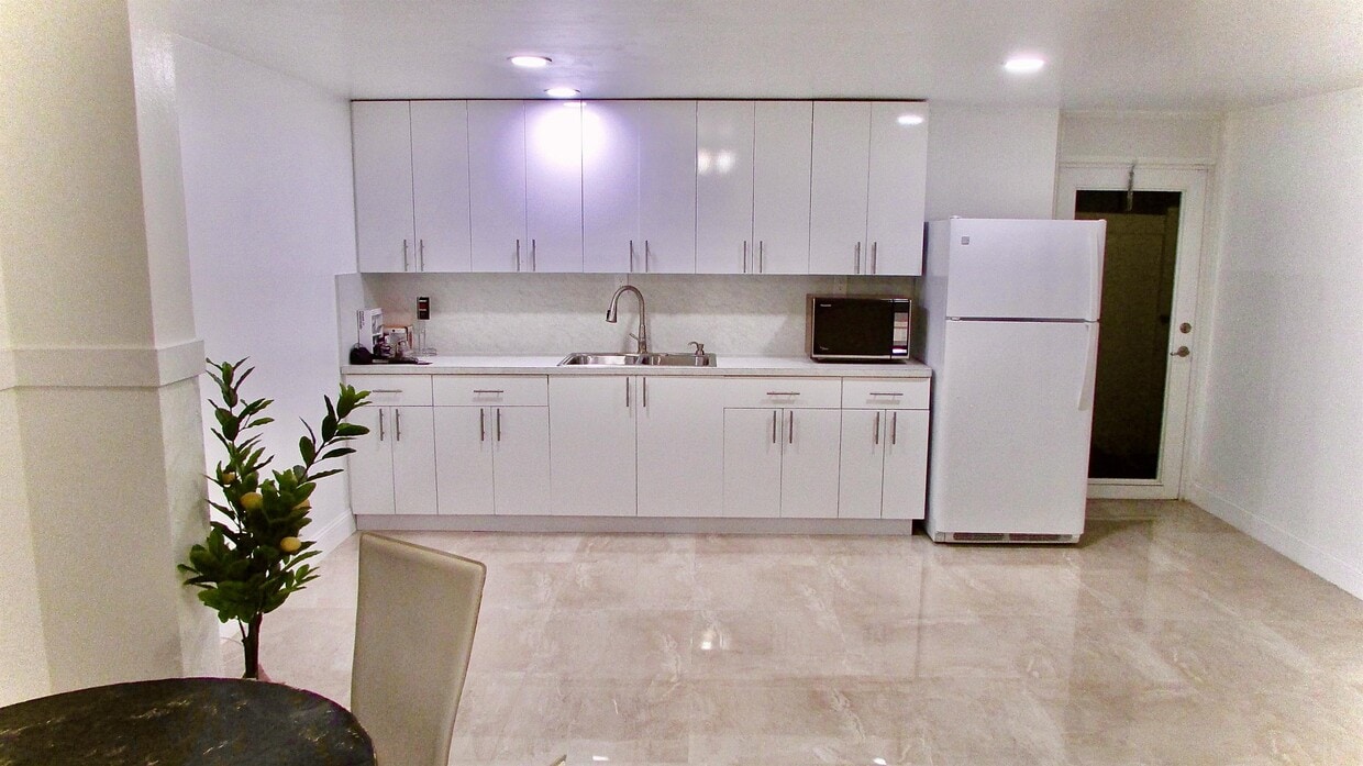 Photo - 821 N 12th Ave (Hollywood, FL)