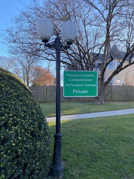 Building Photo - 18 Prospect St