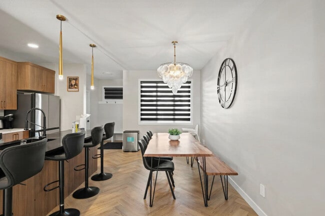 Building Photo - 1352 Siskin Wynd