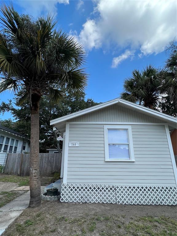 Foto principal - 769 Newton Ave S