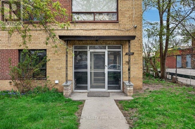 Building Photo - 295 Melvin Ave