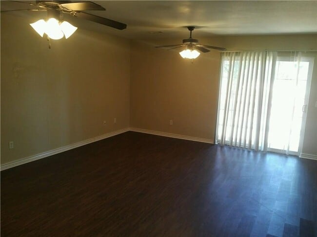Building Photo - 233-233 Graystone Cir