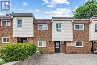 Building Photo - 67 Godstone Rd