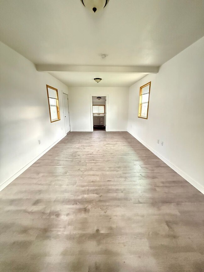 Foto del edificio - Studio Month to Month Lease