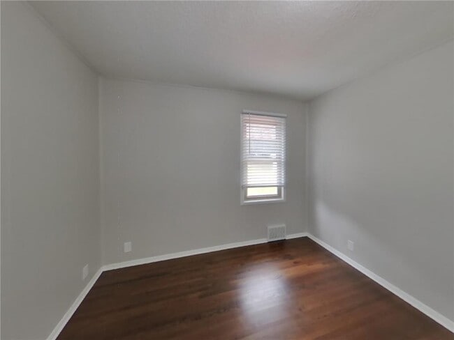 Foto del edificio - 6514 Stevens Ave
