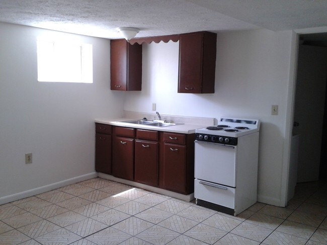 Unit #6 - 33 S Grandview
