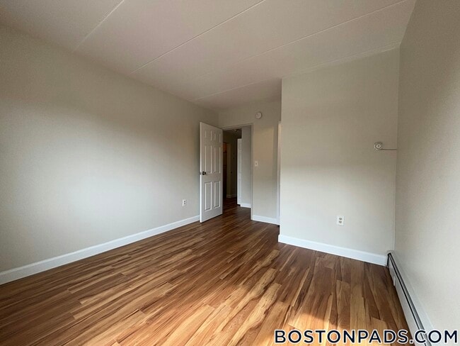 Building Photo - 725 Tremont St