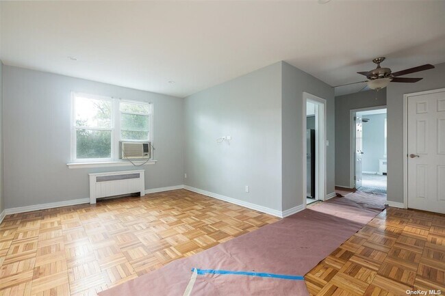 Building Photo - 275 Maple Ave