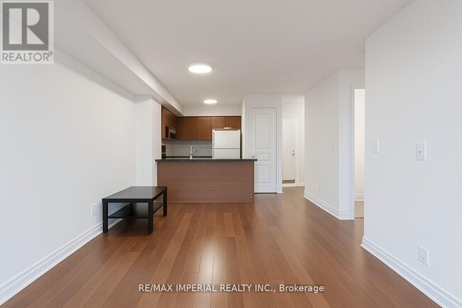 Photo du bâtiment - 75 S Town Centre Blvd