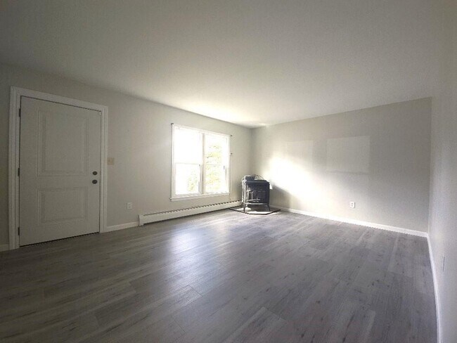 Building Photo - 422 Fox Cir