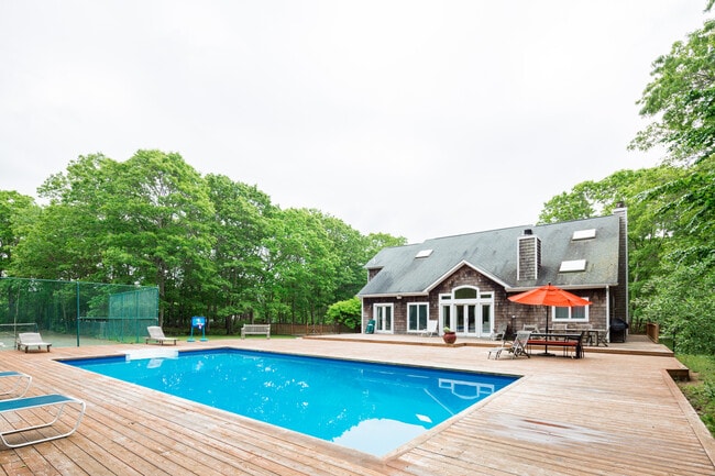 Building Photo - 1 Mountain Laurel Ln