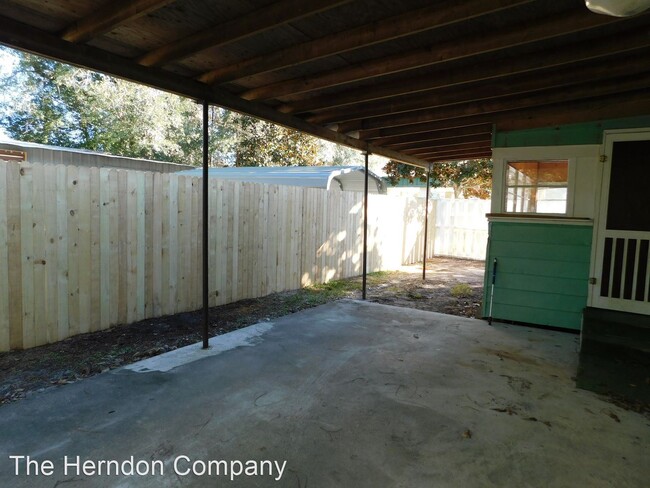 Building Photo - 2 br, 1 bath House - 404 E. Moore Street