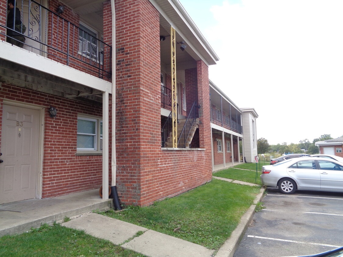 1340 N Main St Unit B12, Wheaton, IL 60187 Condo for Rent in Wheaton, IL