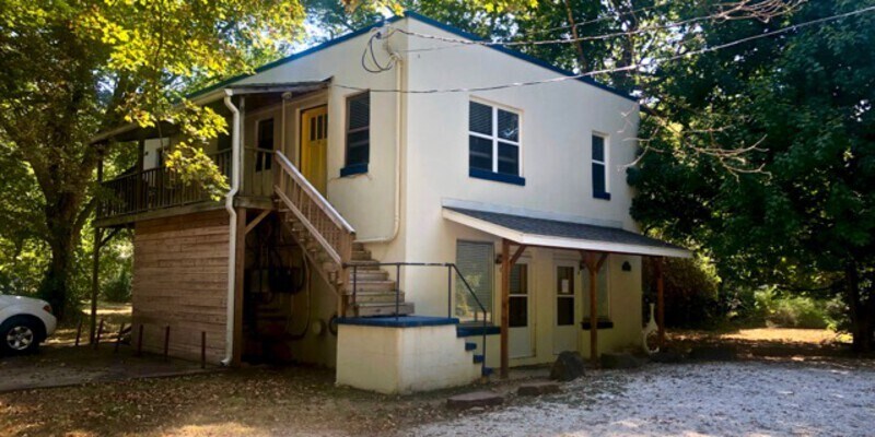 Primary Photo - 15 E Elm St