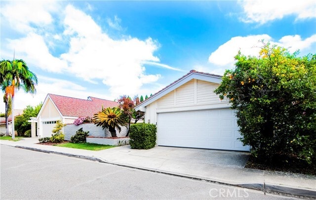 Building Photo - 24 Cypress Tree Ln