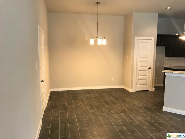 Foto del edificio - 359 Creekside Curve