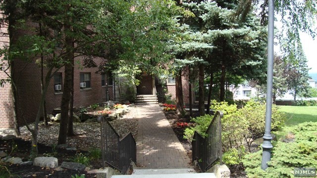 Foto del edificio - 3071 Edwin Ave