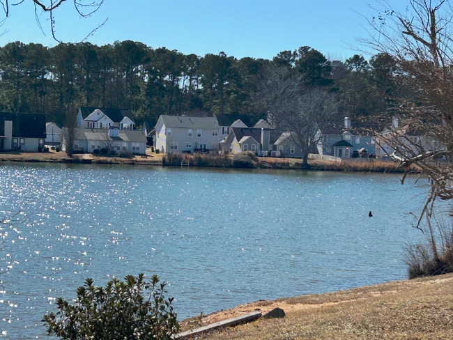 Building Photo - 65 Waters Edge Way