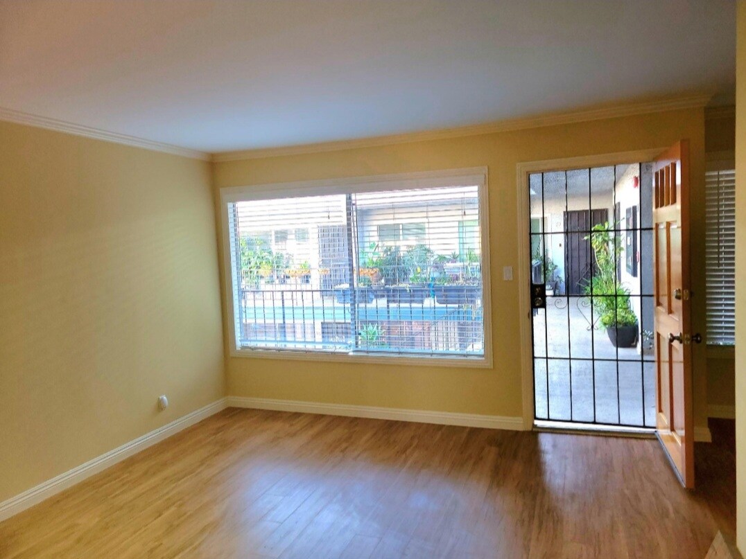120 Alamitos Ave Unit 30, Long Beach, CA 90802 Condo for Rent in Long