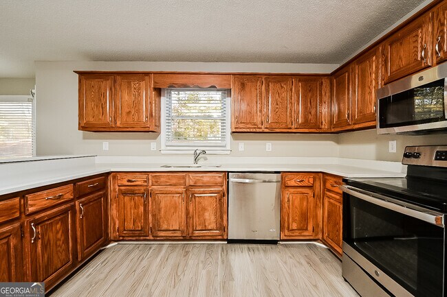 Foto del edificio - 310 Lakefront Dr