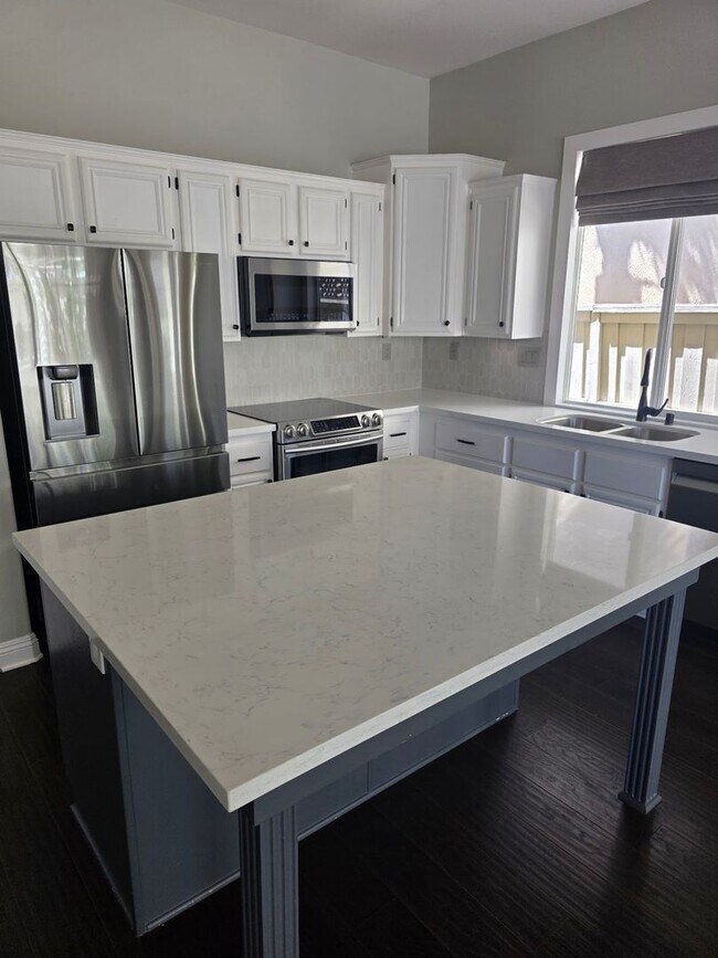 Foto del edificio - 27550 Nellie Ct