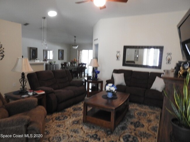 Foto del edificio - 1664 La Maderia Dr