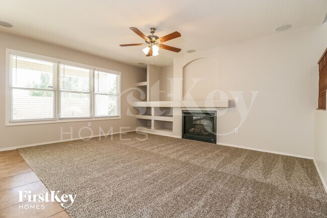 Foto del edificio - 15903 N 171st Dr