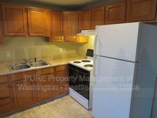 Building Photo - 3717 S Manitou Way