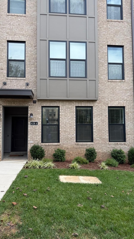 Building Photo - 628 Noush Ct