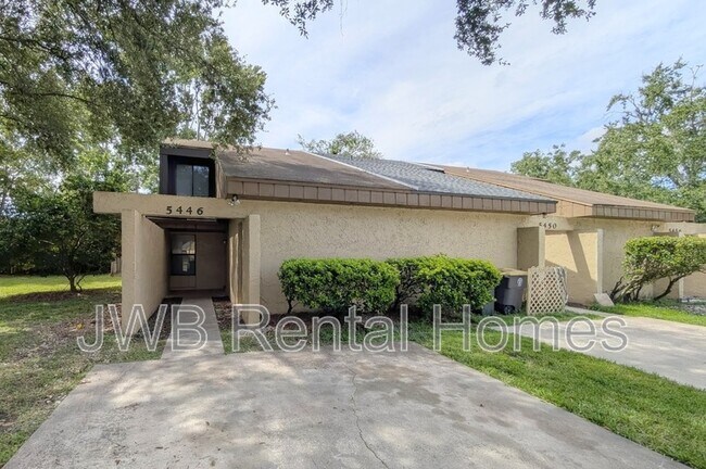 Foto del edificio - 5446 Pinehaven Ct