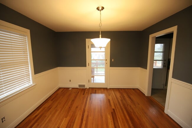 Building Photo - 223 Hemingway Rd
