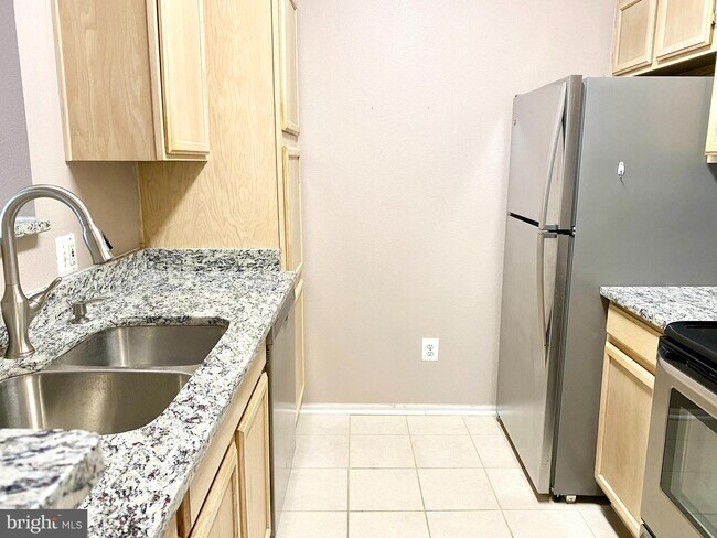 Foto del edificio - 1600 Spring Gate Dr.