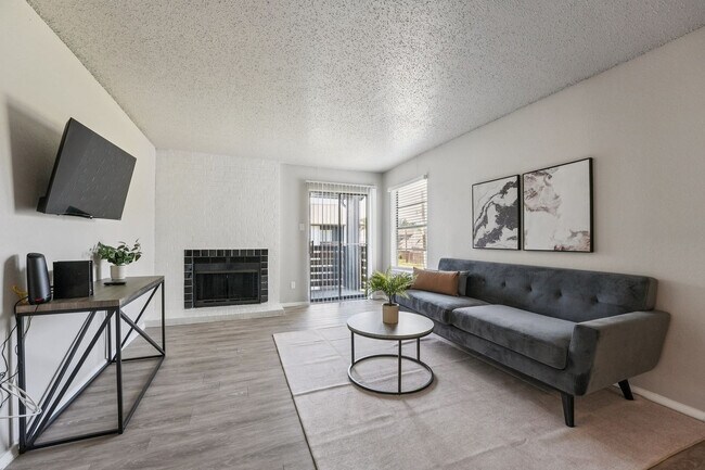 Foto del edificio - 2525 Thomason Cir