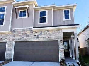 Building Photo - 2218 Via Vicky Rd