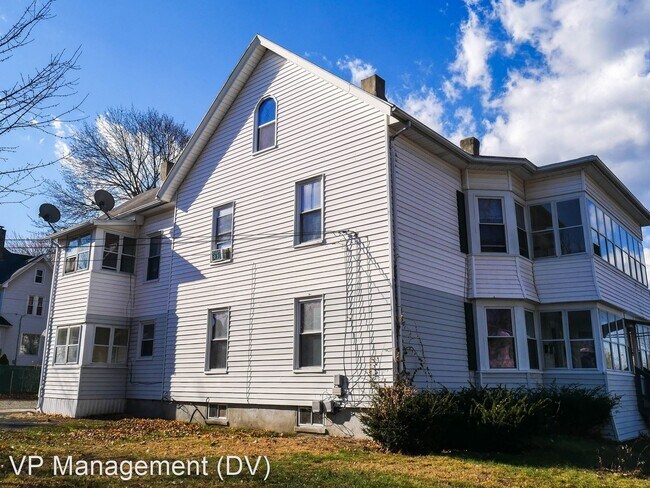 Building Photo - 70-72 Walnut St