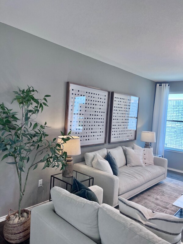 Building Photo - 437 Pickrell Lp