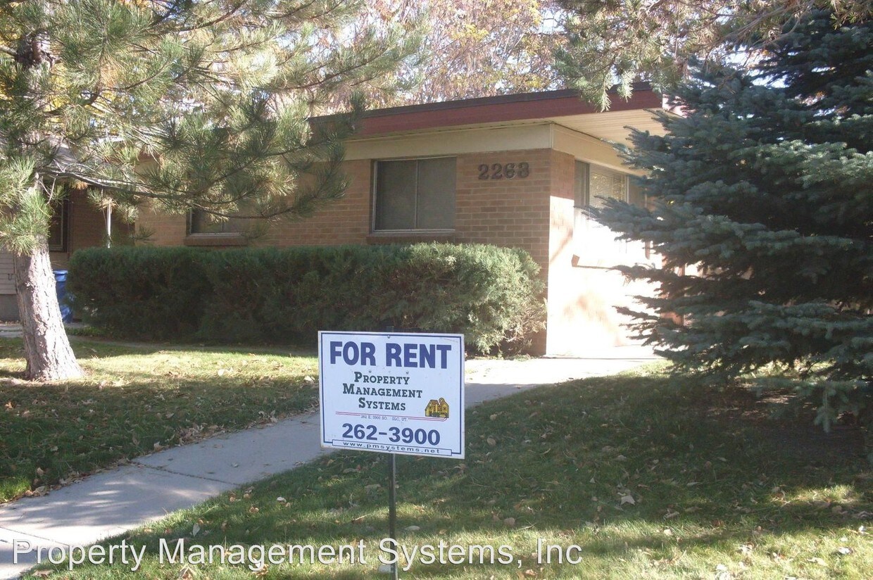 Primary Photo - 2263 Lake St
