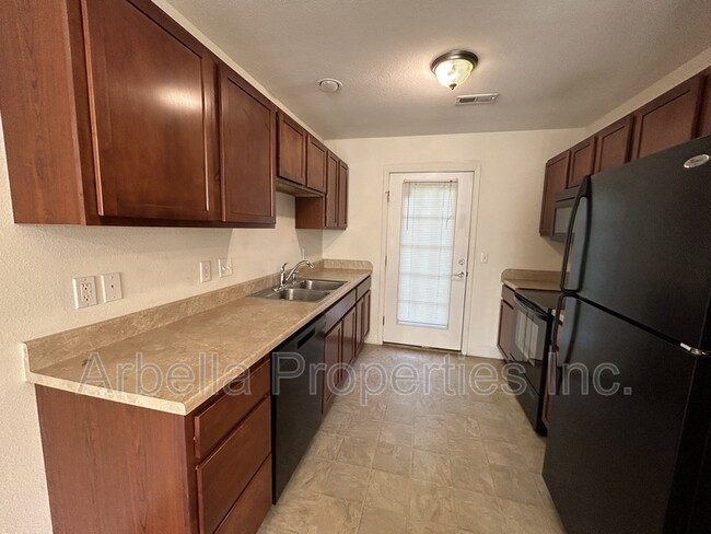 Foto del edificio - 396 Jonesboro Rd