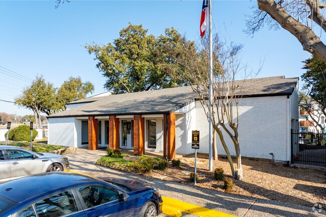 Building Photo - The Jasmine Apartments