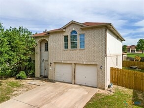 Building Photo - 118 Lone Shadow Dr
