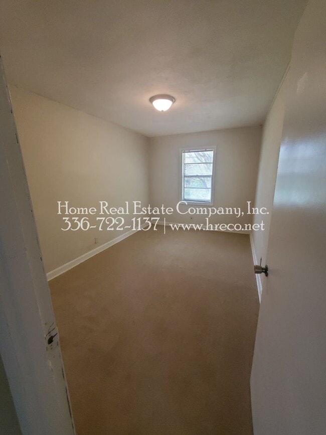 Building Photo - 1332 Gray Ave NE