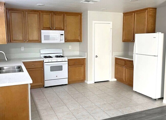 Foto del edificio - 7313 Ribbon Ridge Ave