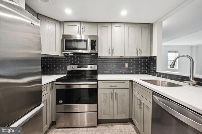 Foto del edificio - 1727 R St NW