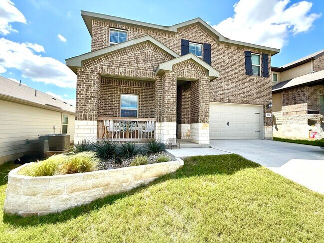 Foto del edificio - COMING SOON! GORGEOUS Two-Story 4 Bedroom ...