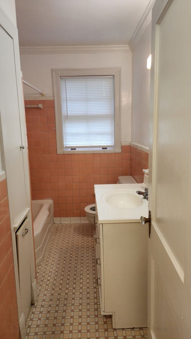 Building Photo - RIV31024