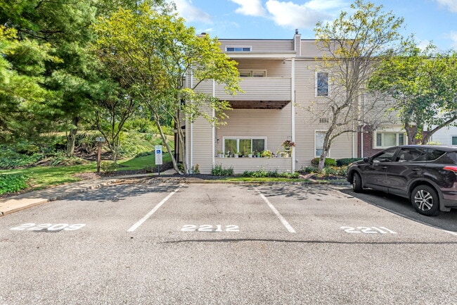 Building Photo - 2212 Kenzie Dr