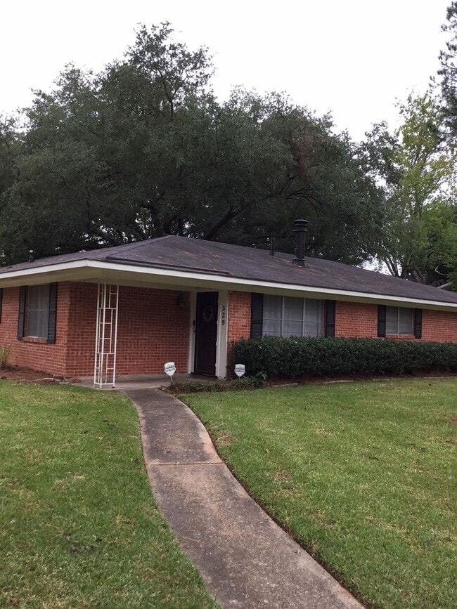 Building Photo - 529 Yolanda Ln